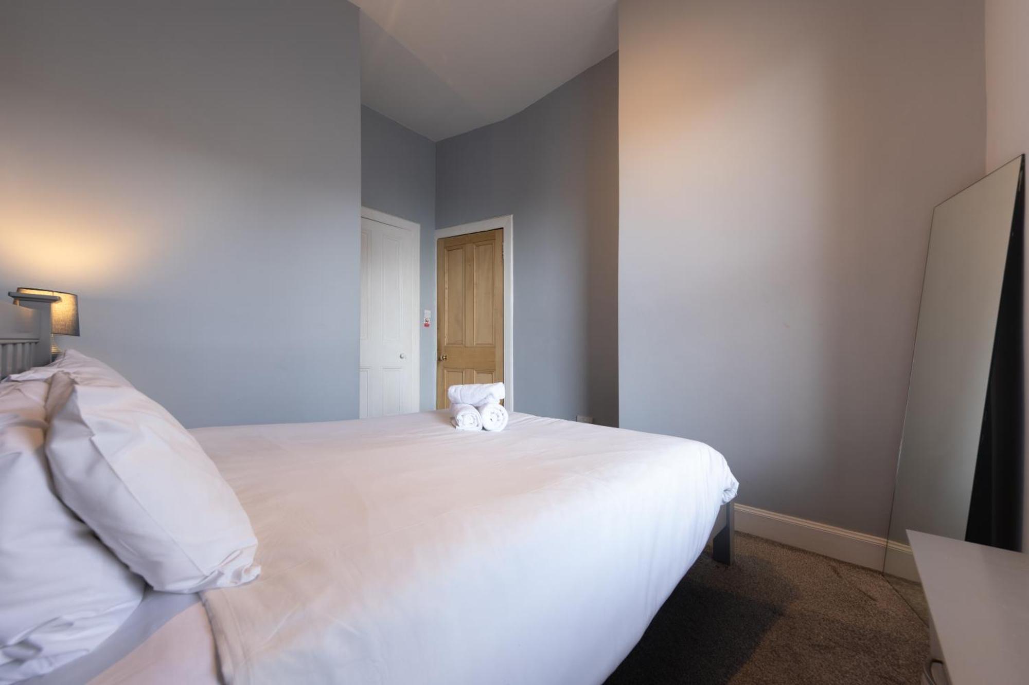 Bright 1 Bedroom Apartment Near City Centre إدنبرة المظهر الخارجي الصورة